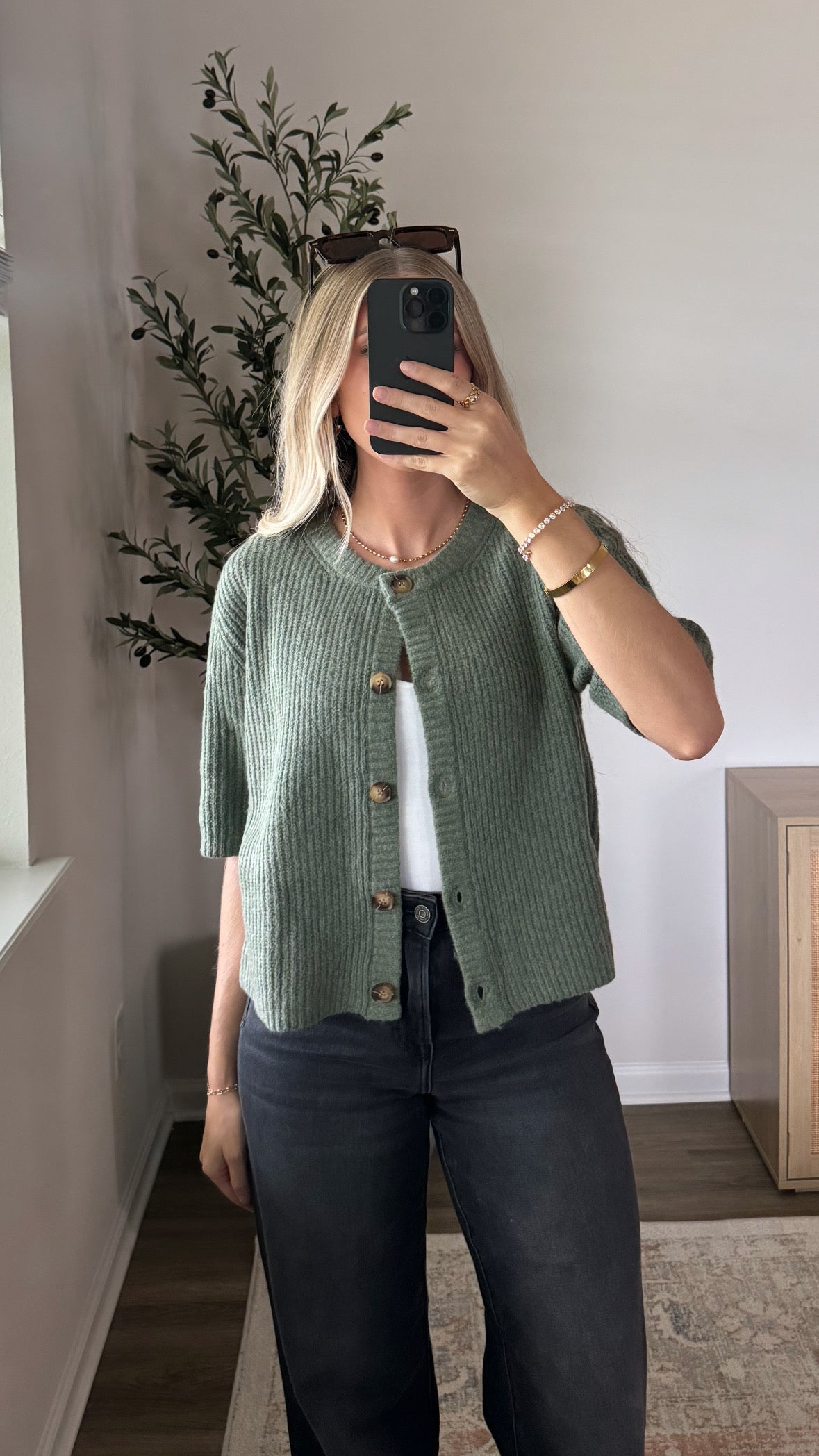 Short Sleeve Cardigan / Olive