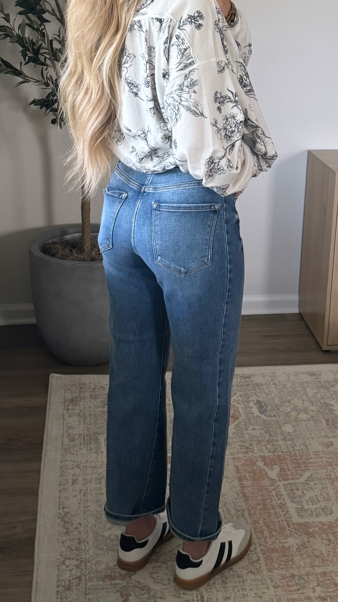 Brynn Comfort Barrel Denim / Dark Wash