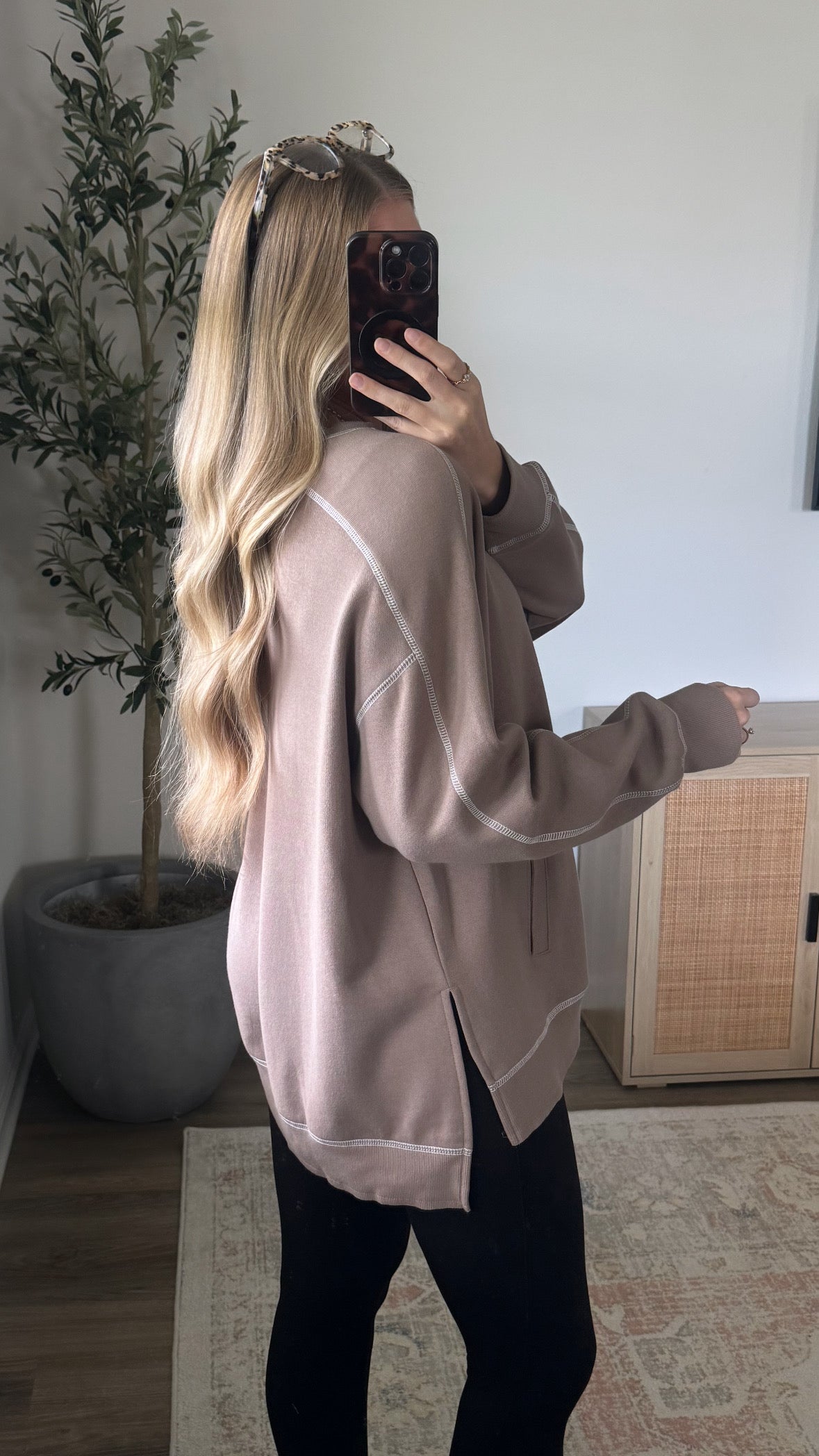 Contrast Stitched Pullover / Mocha