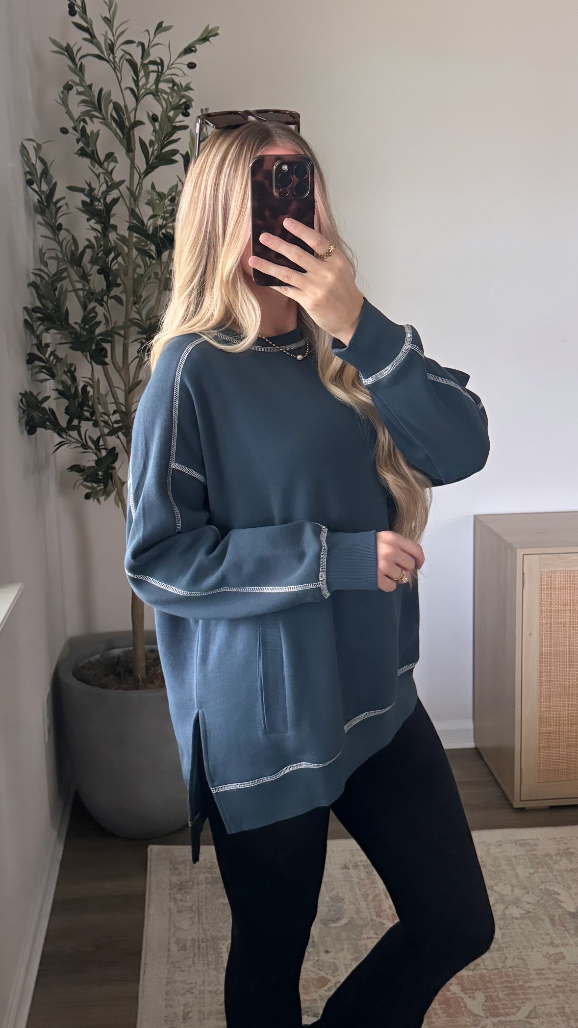 Contrast Stitched Pullover / Midnight Blue