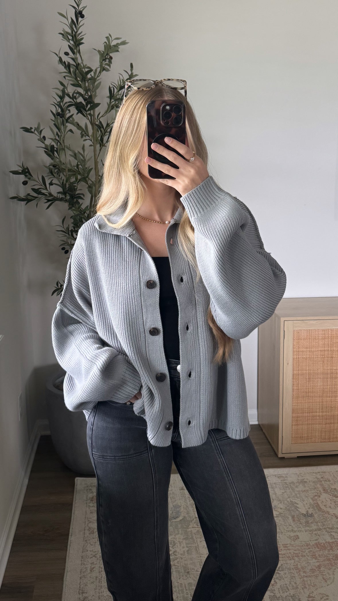 Oakley Button Down Cardigan / Grey