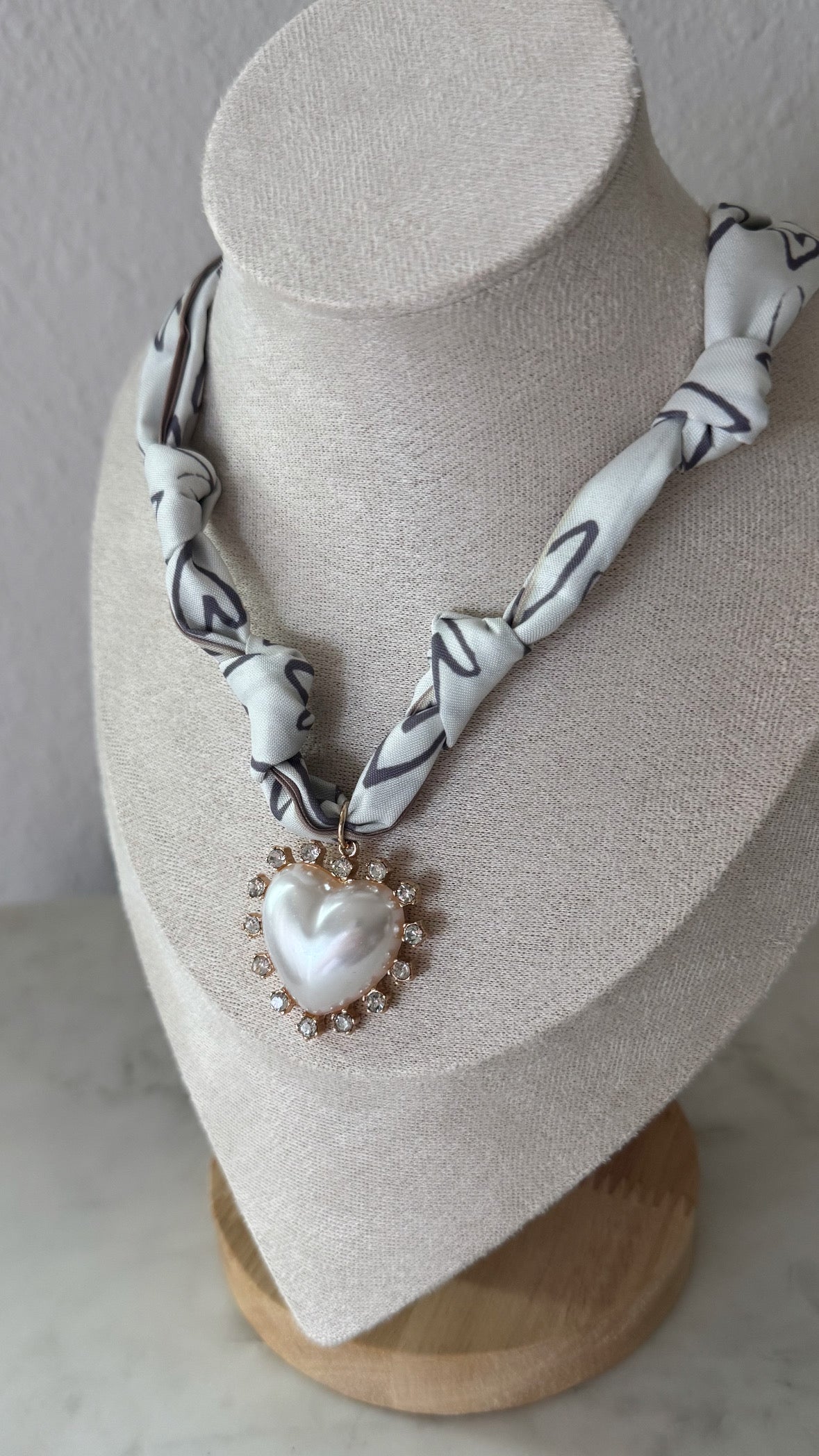 Scarf Necklace / Pearl Heart