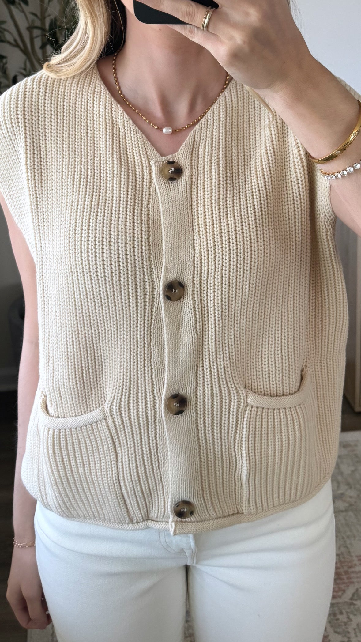 Pastel Sweater Vest / Cream