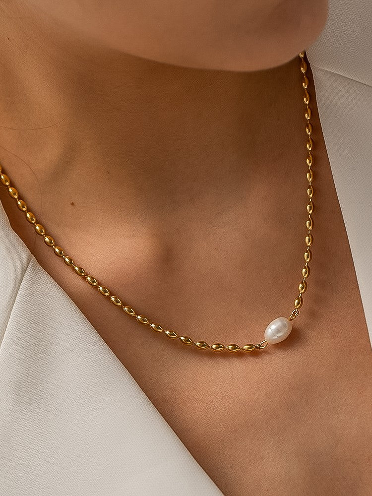 Dainty Pearl Necklace