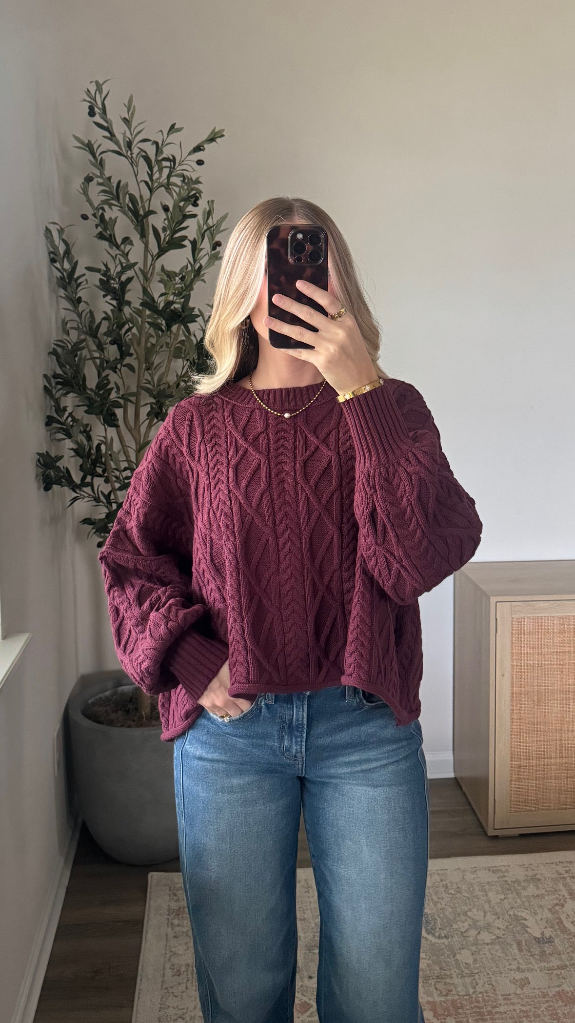 Cable Knit Sweater / Burgundy