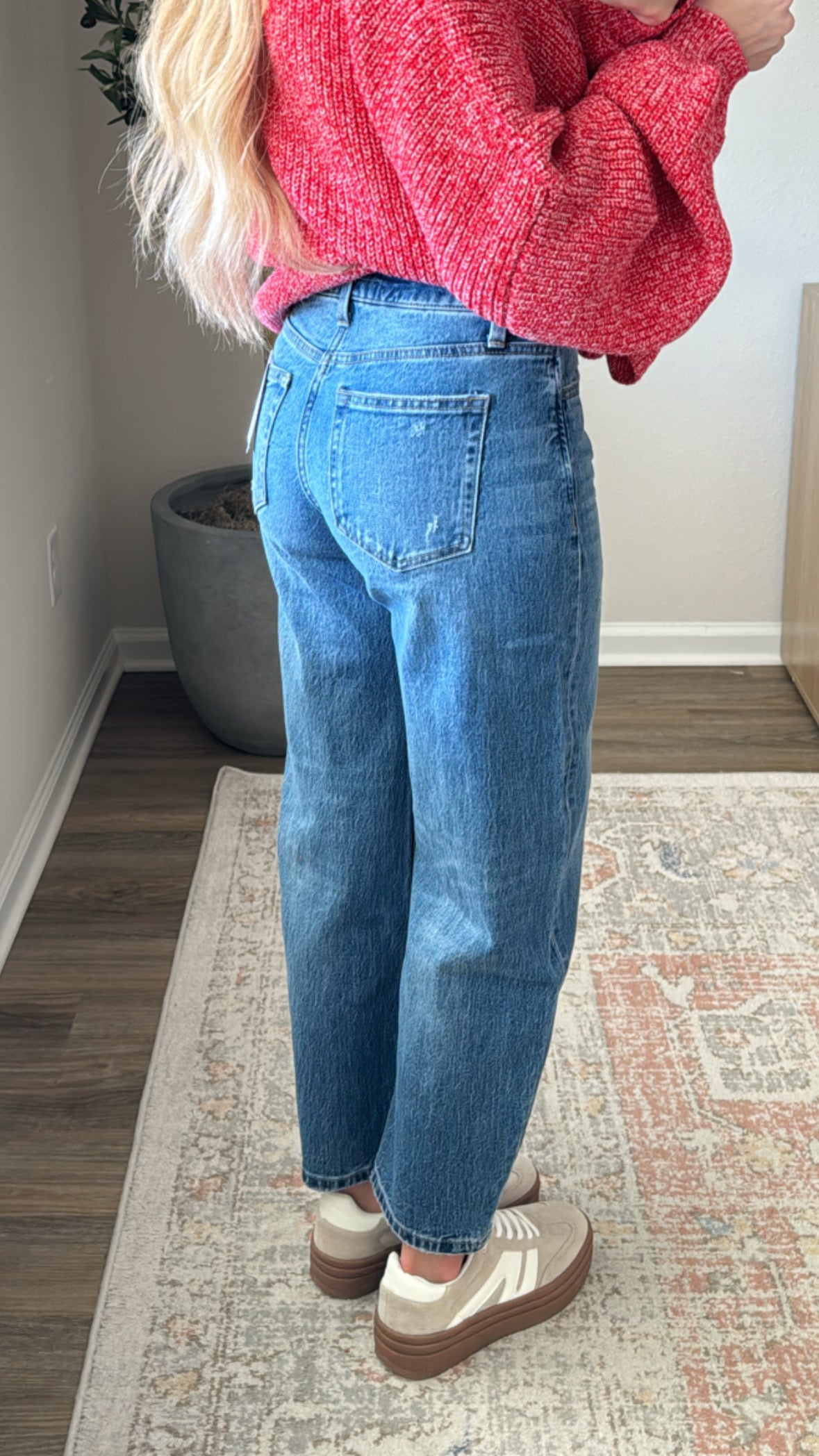 Tara Barrel Leg Jeans / Med Wash