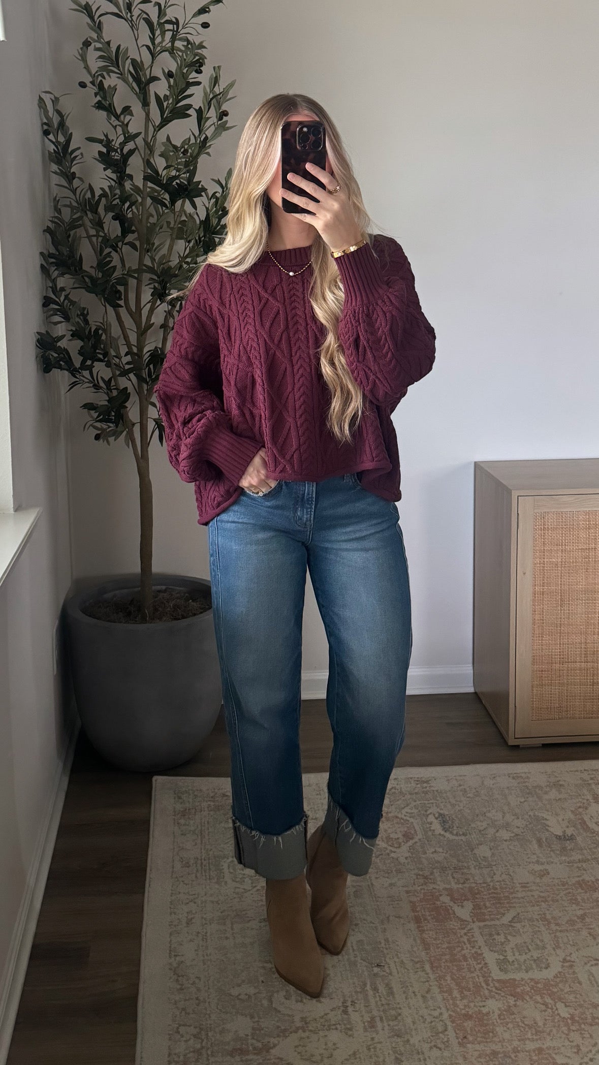 Cable Knit Sweater / Burgundy