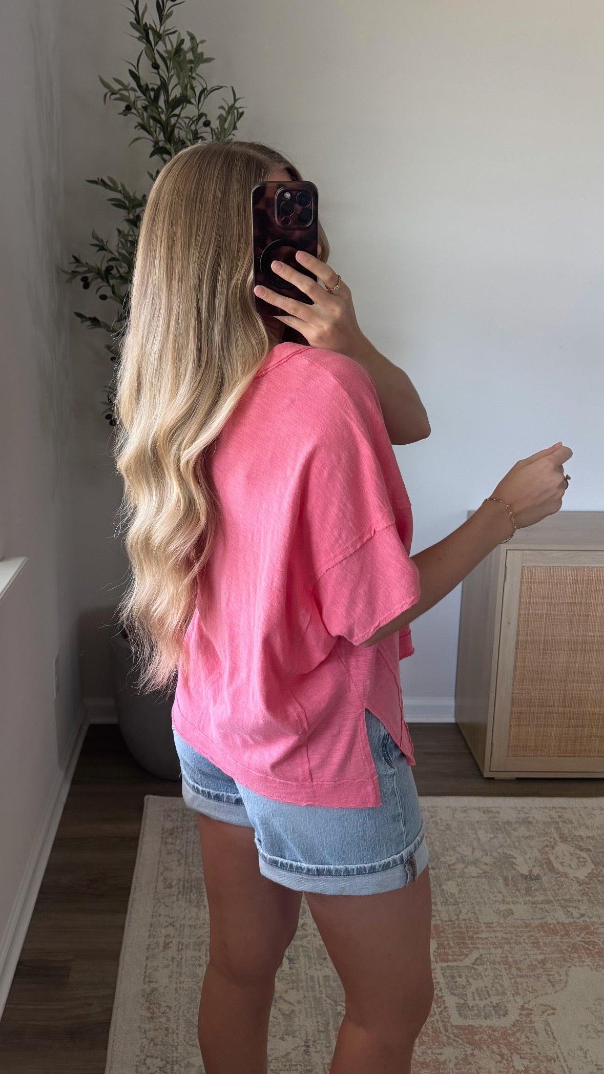 V-Neck Short Sleeve Tee / Pink