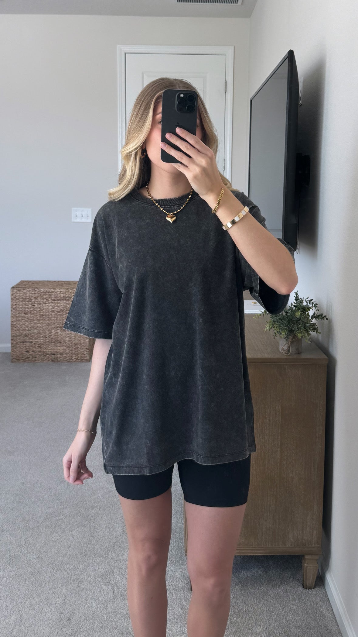 6 Color Options / Weekend Tee