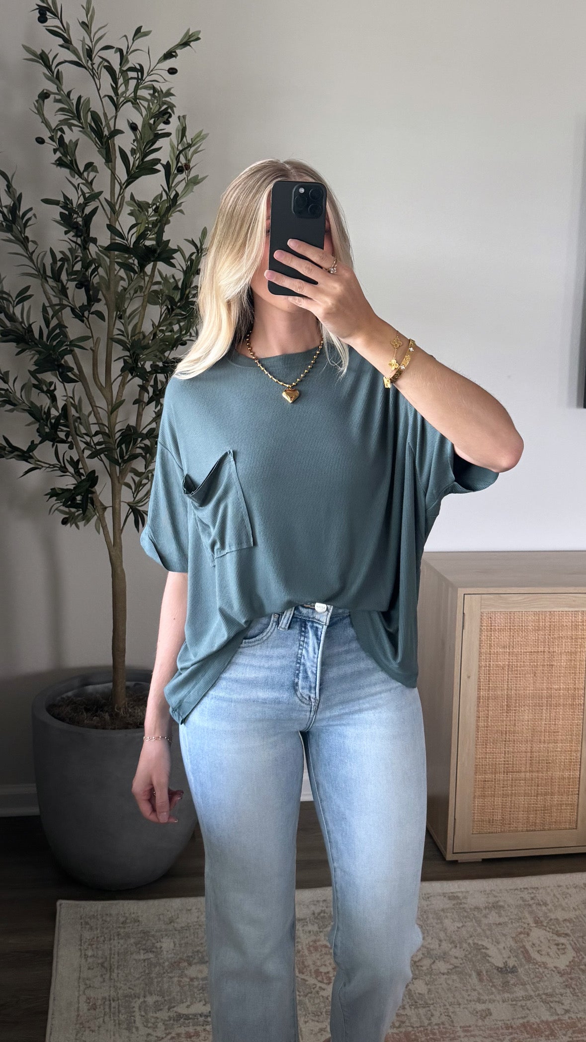 6 Colors / Slouchy Pocket Tee