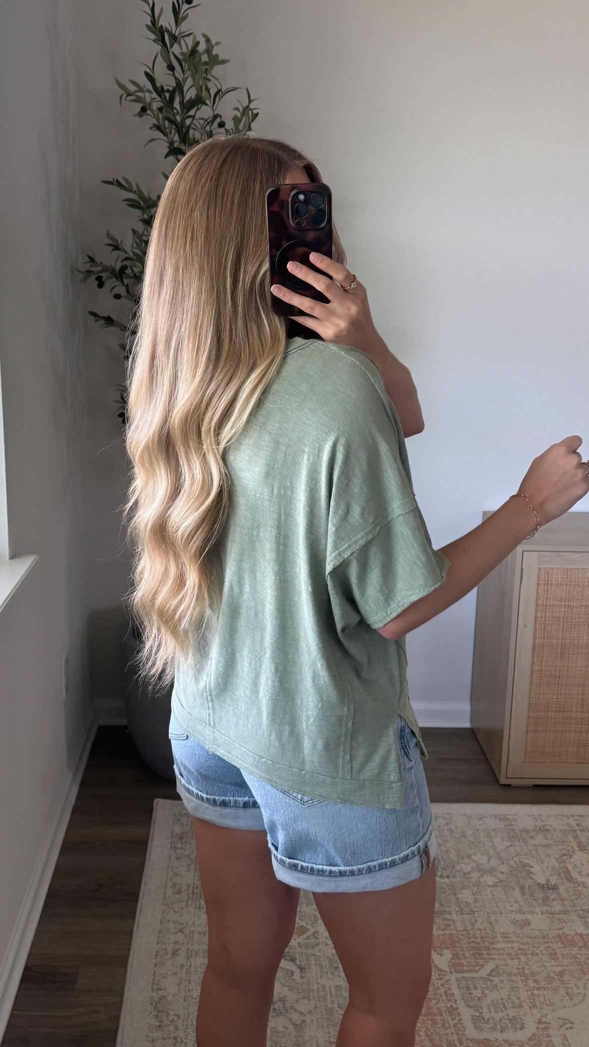 V-Neck Short Sleeve Tee / Light Sage