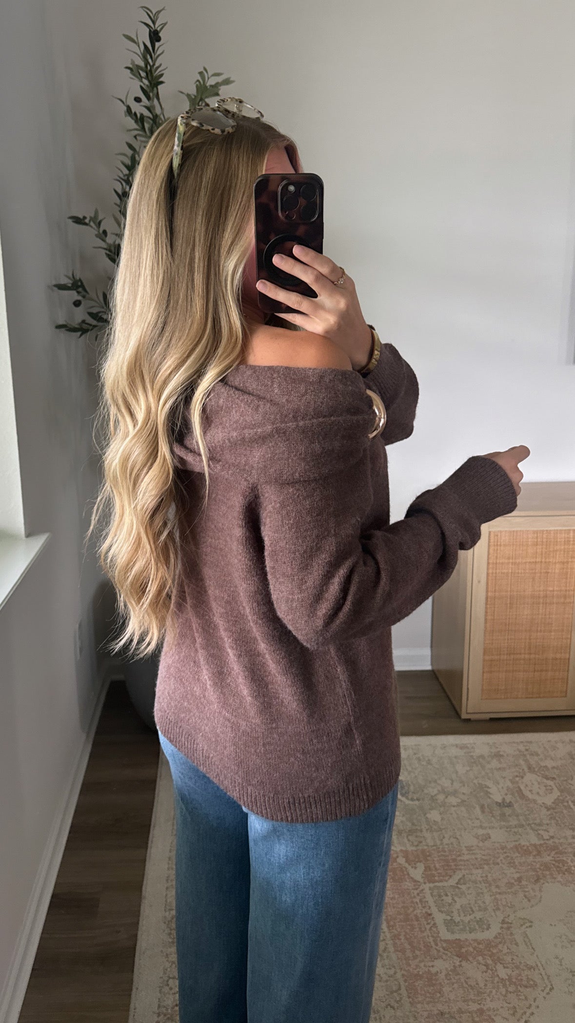Gold Detail Off Shoulder Sweater / Brown