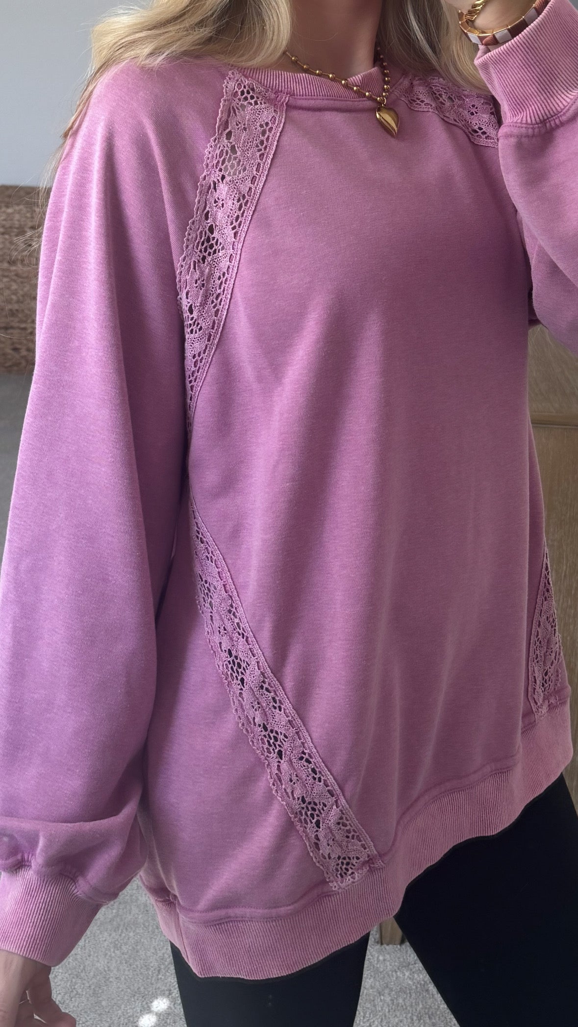 Lace Detail Pullover / Orchid