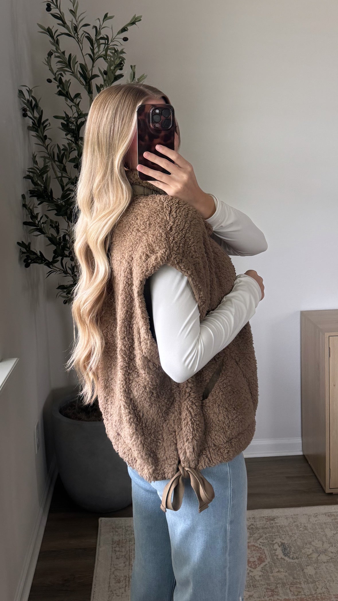 Side Tie Sherpa Vest / Mocha