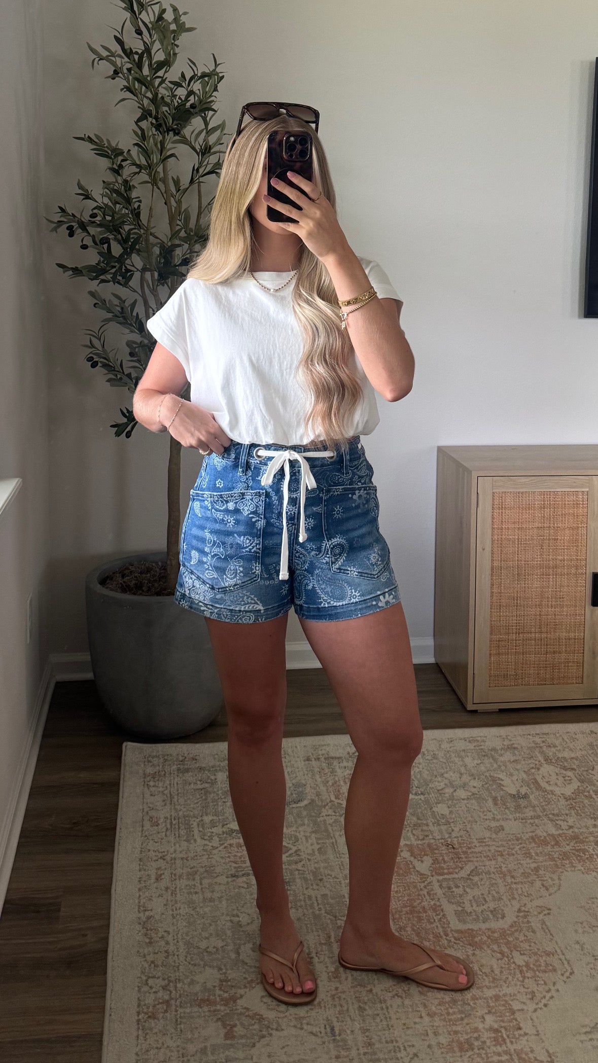 Paisley Patch Pocket Shorts / Med Wash