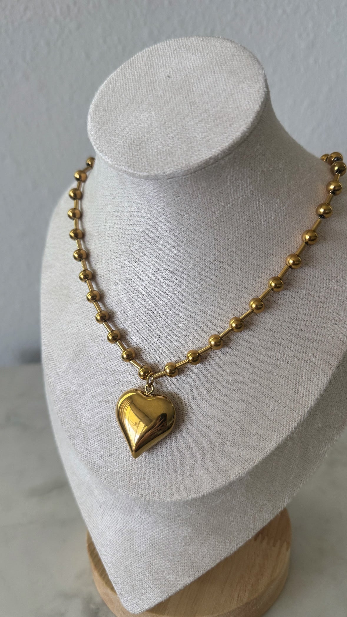 Statement Heart Necklace / Gold