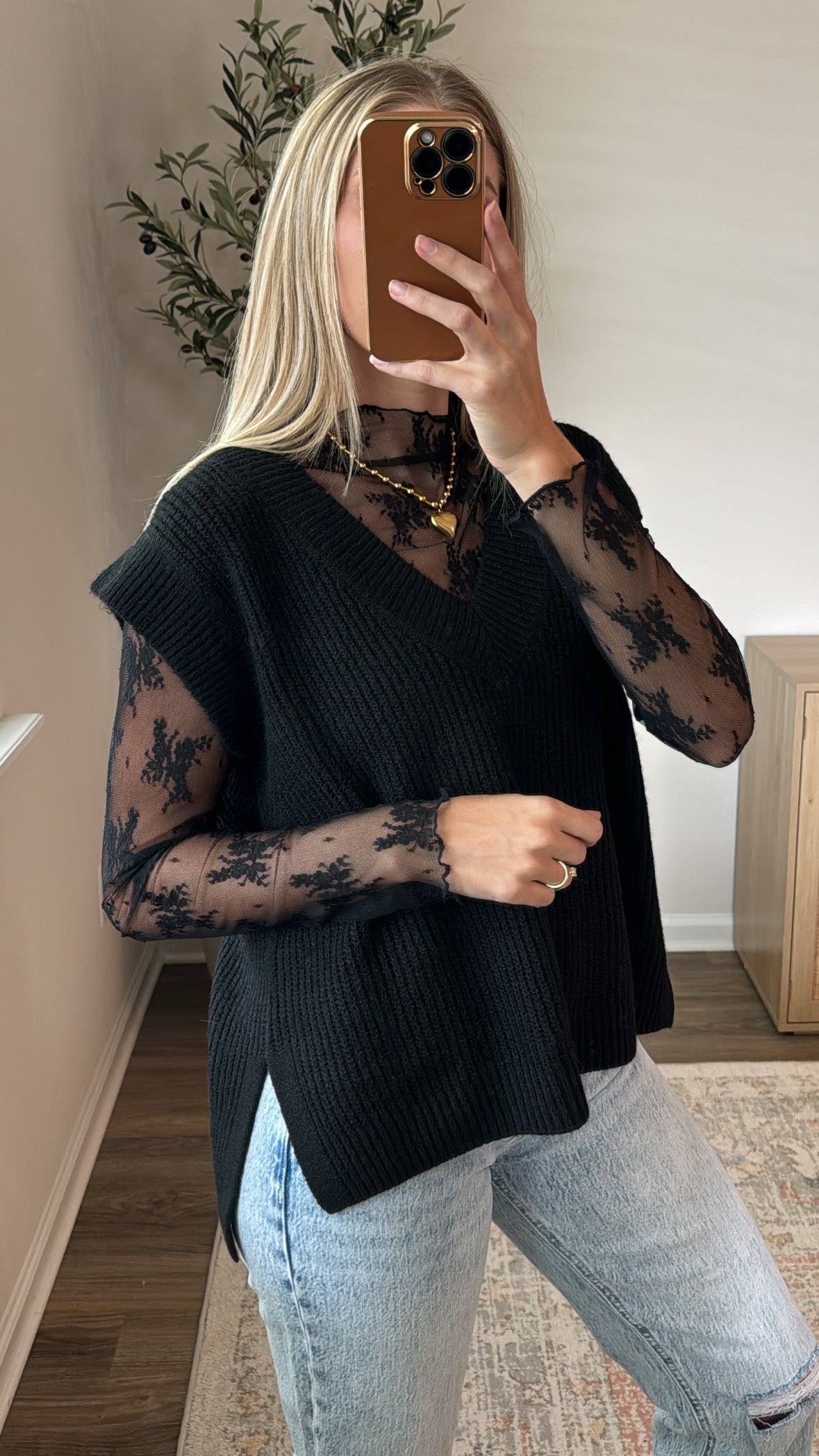 Side Slit Sweater Vest / Black