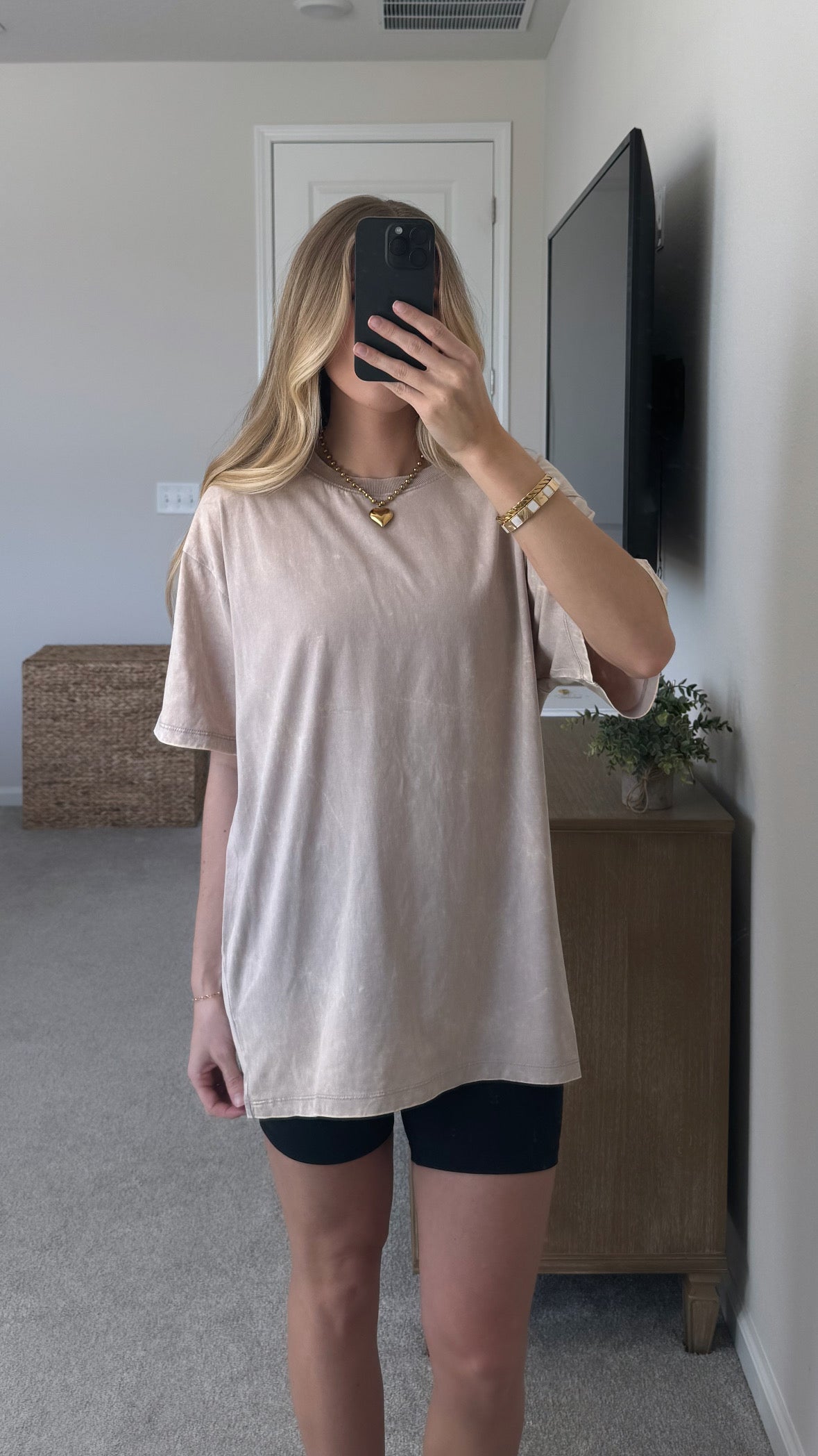 6 Color Options / Weekend Tee