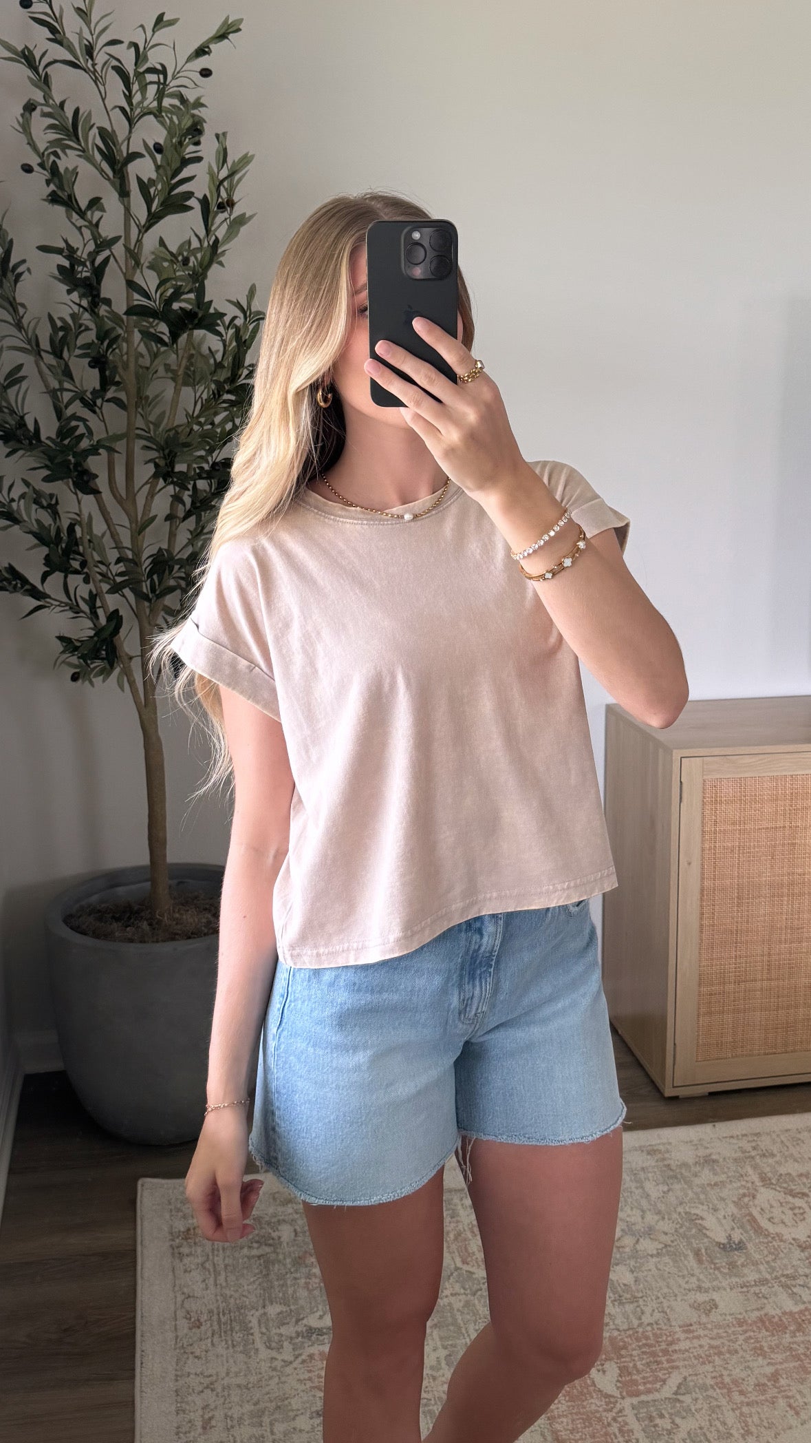 4 Colors / June Cuffed Tee