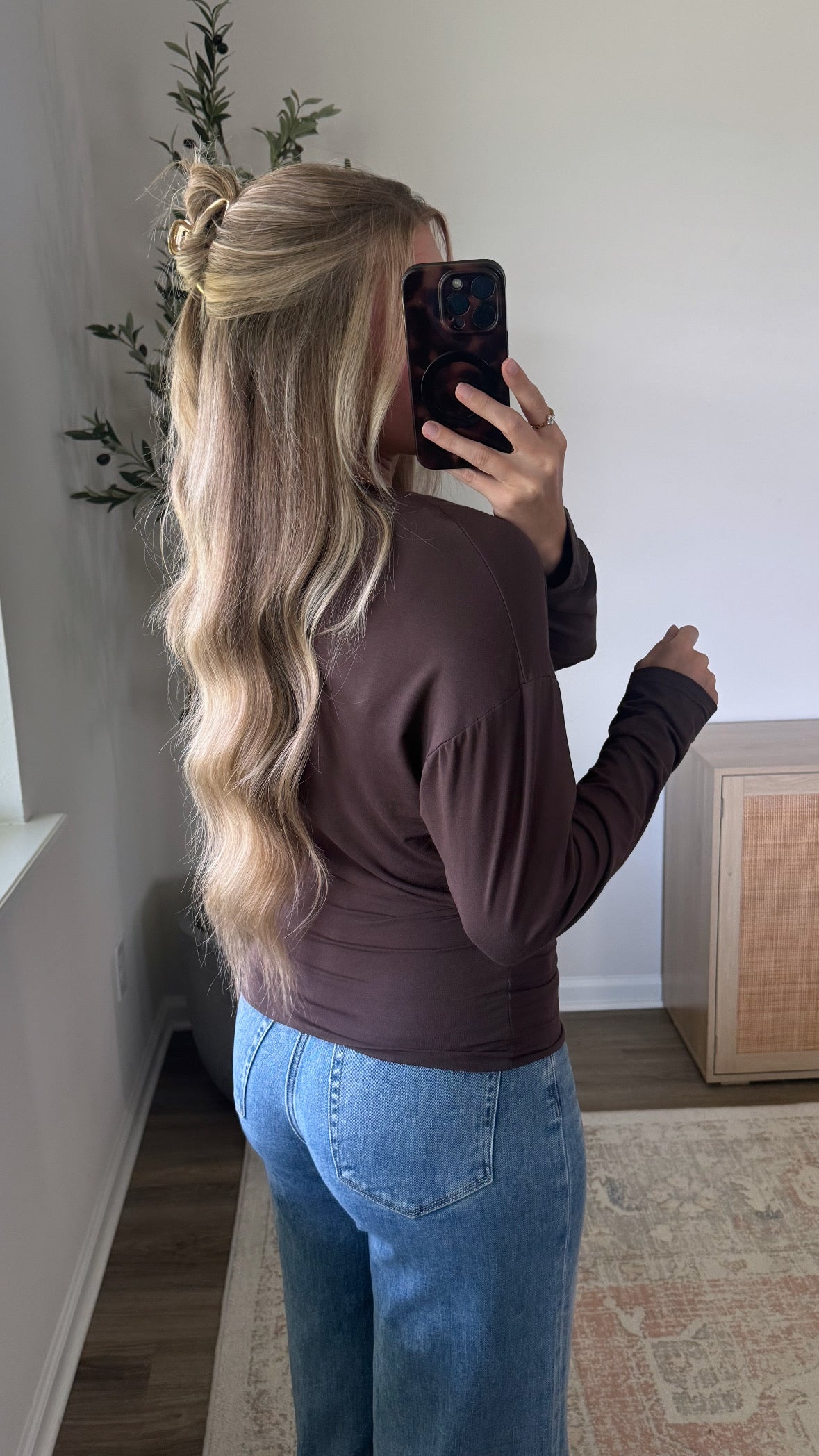 Hallie Long Sleeve Cinched Top / Brown