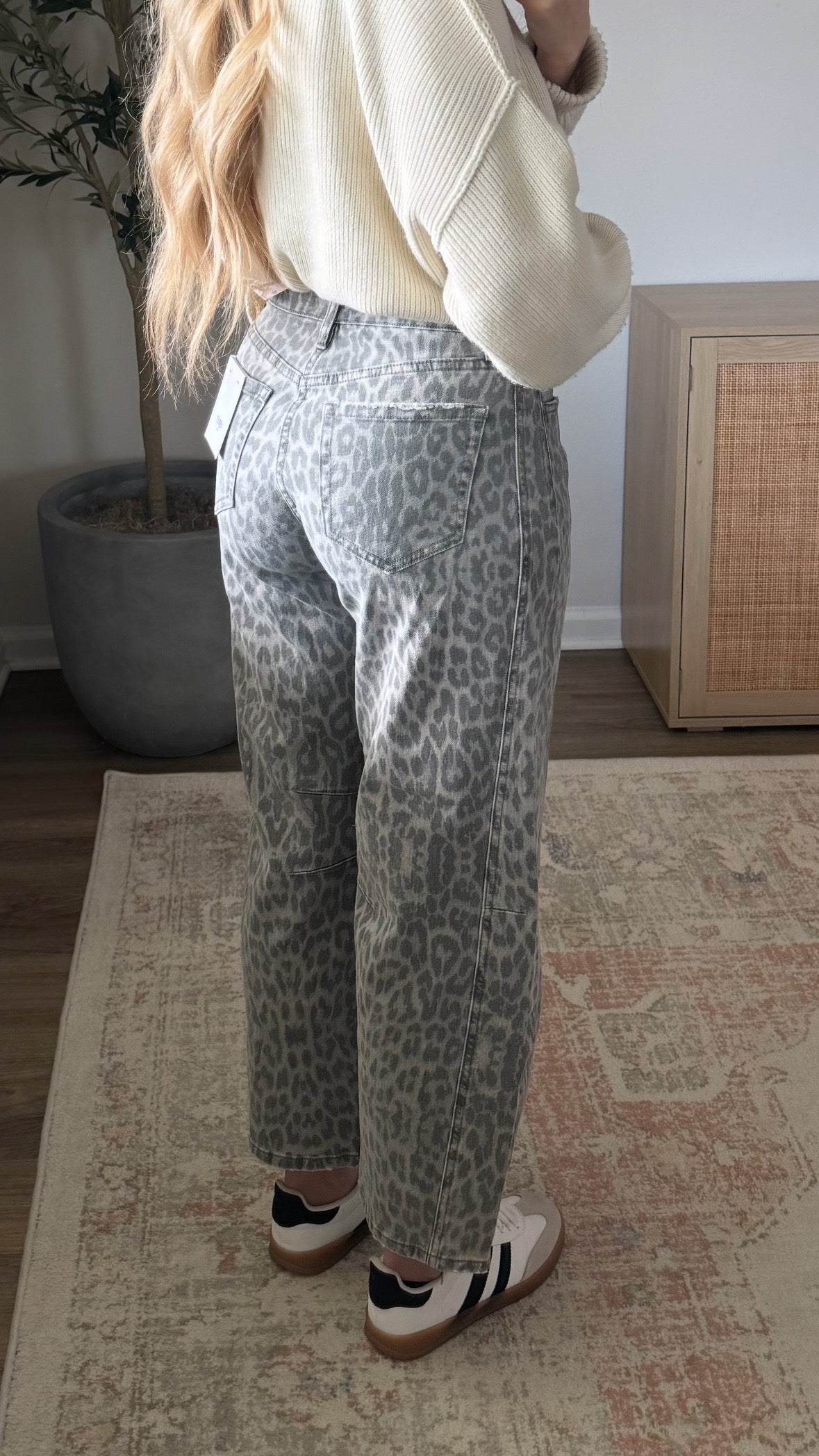 Leopard Tie Barrel Jeans / Grey