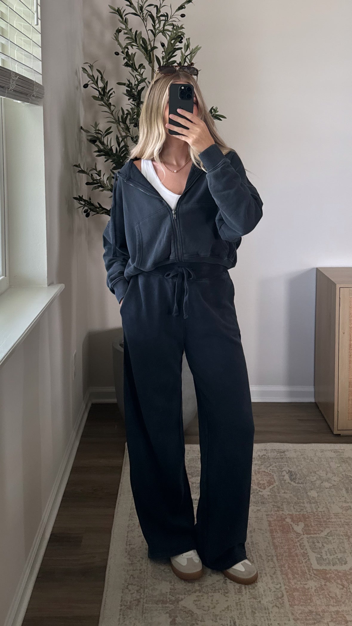 Maddie Zip-Up Jacket / Navy