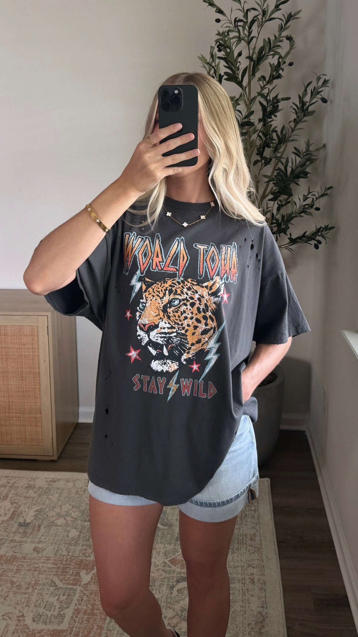 Stay Wild Graphic Tee / Charcoal
