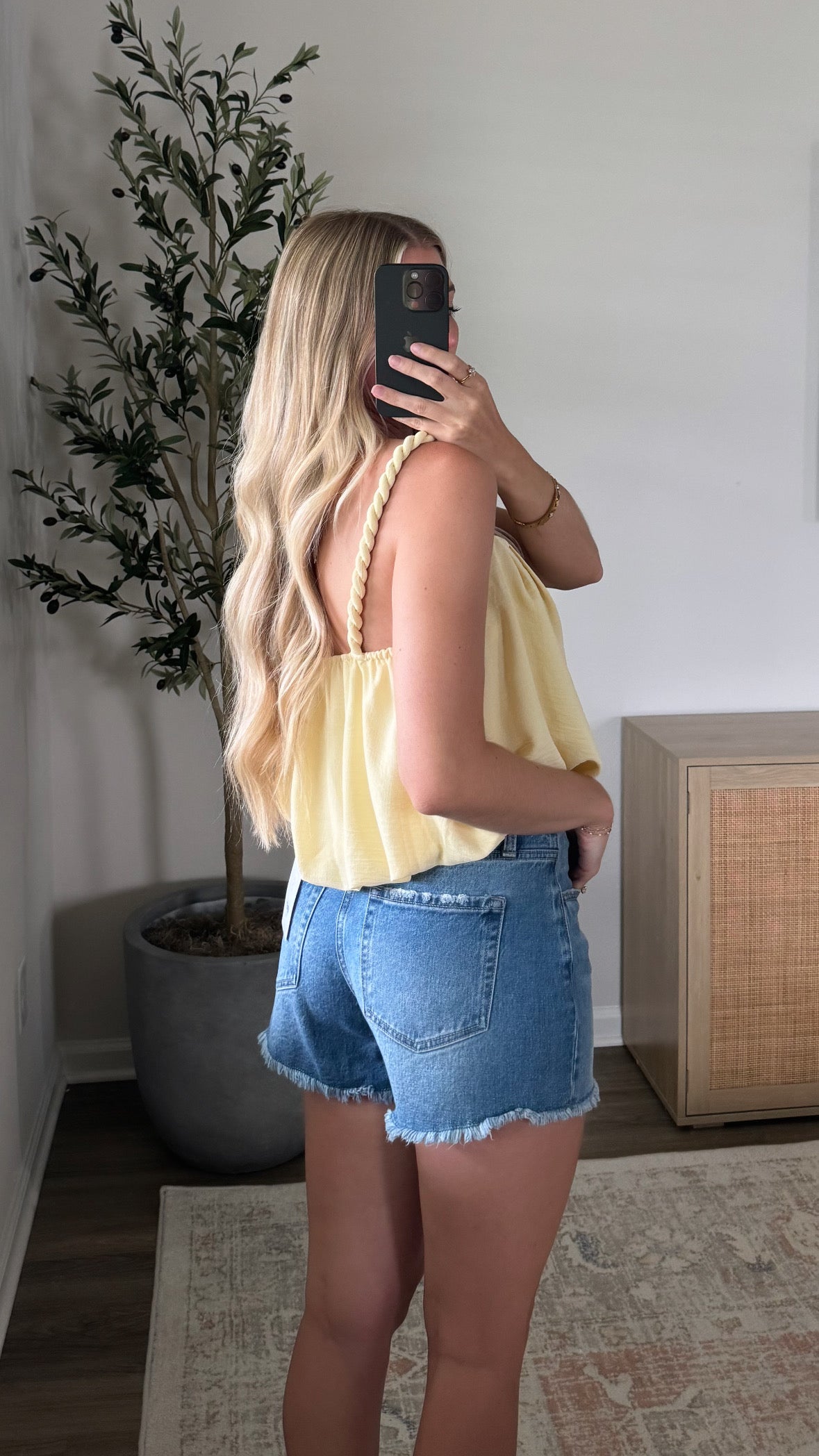 Remi Denim Shorts / Medium Wash