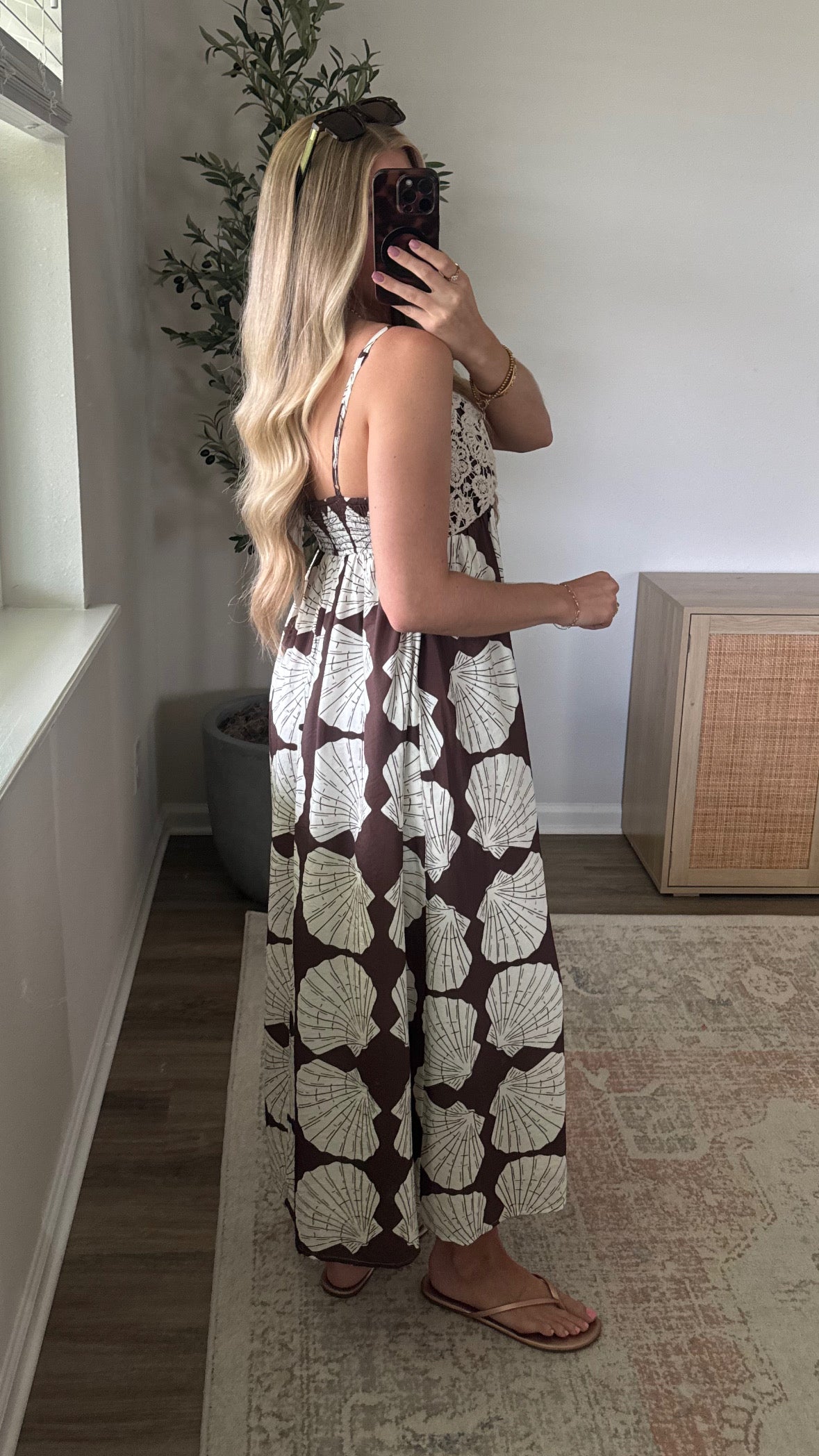 Seashell Lace Midi Dress / Brown