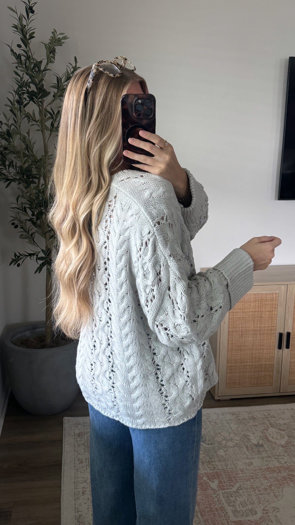 Clara Henley Sweater / Light Grey