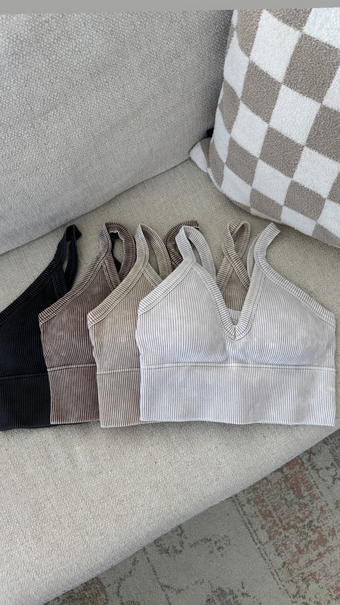 4 Colors / V-Neck Butter Tank