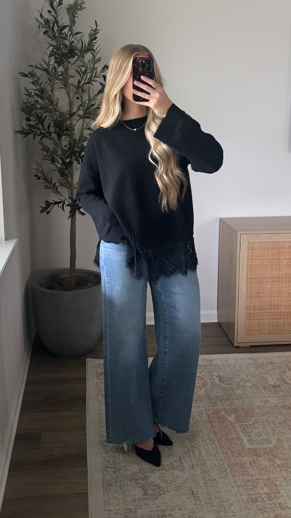 Lace Trim Sweater / Black