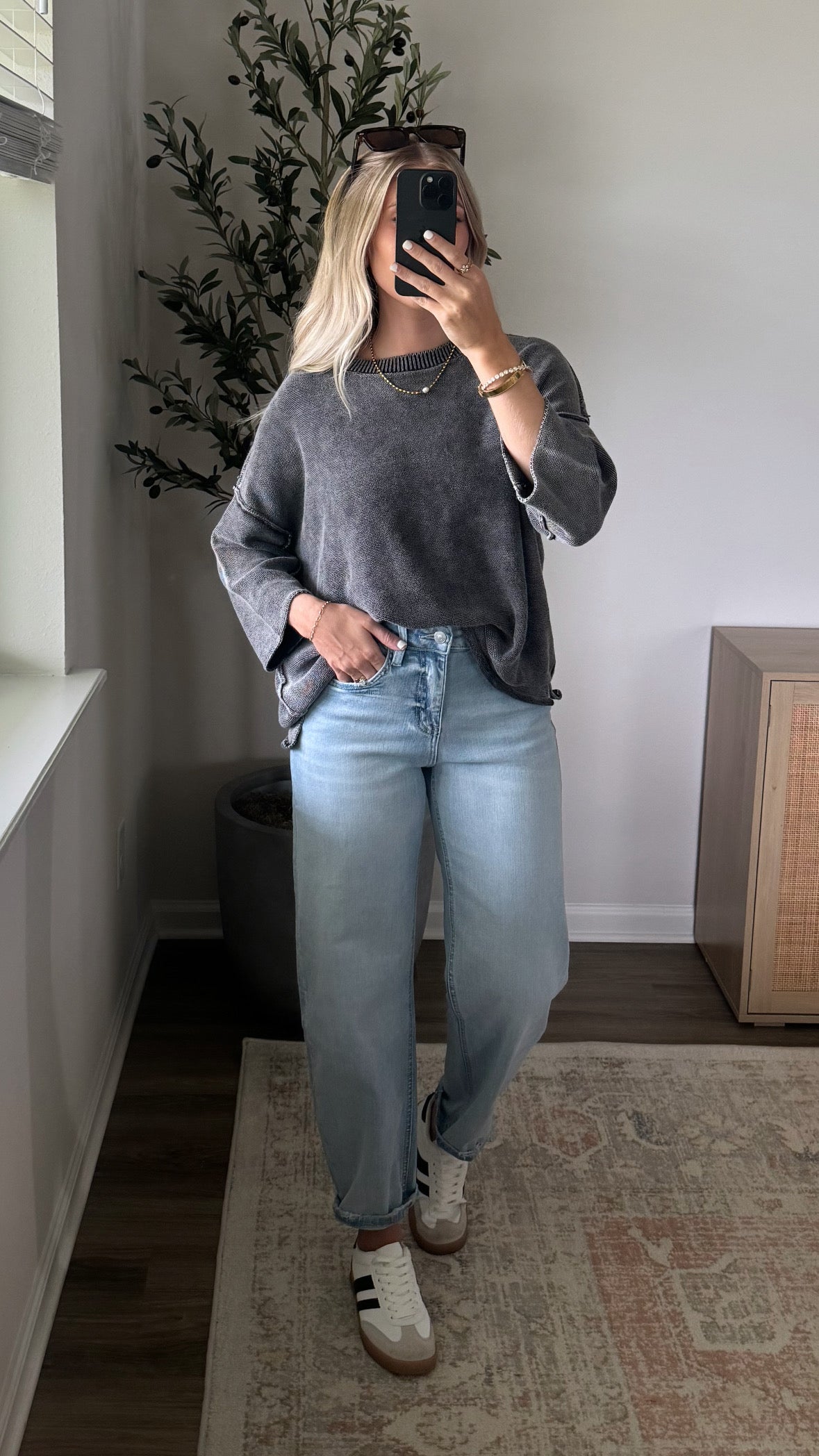 Amelia Lightweight Sweater / Charcoal