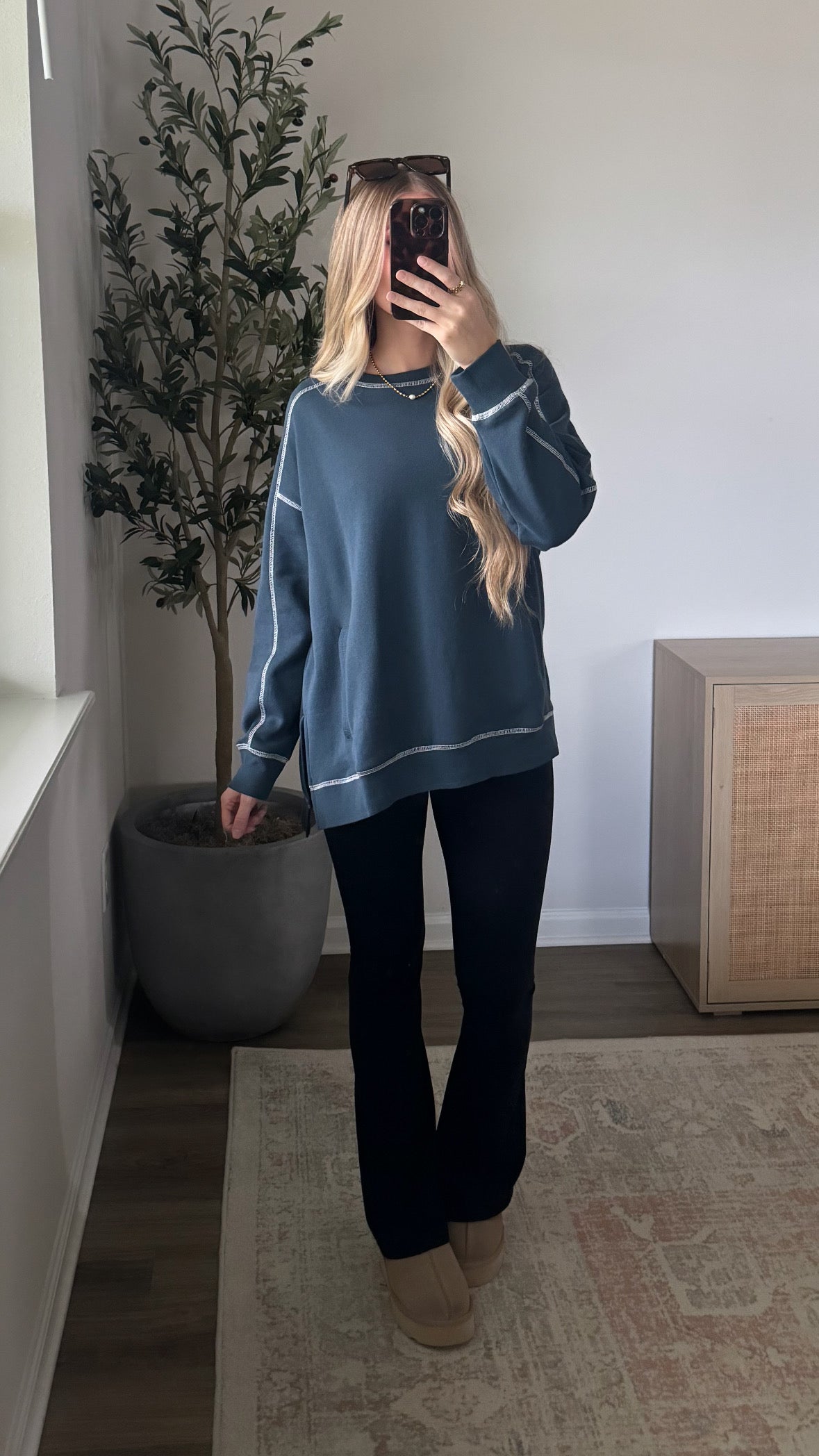 Contrast Stitched Pullover / Midnight Blue
