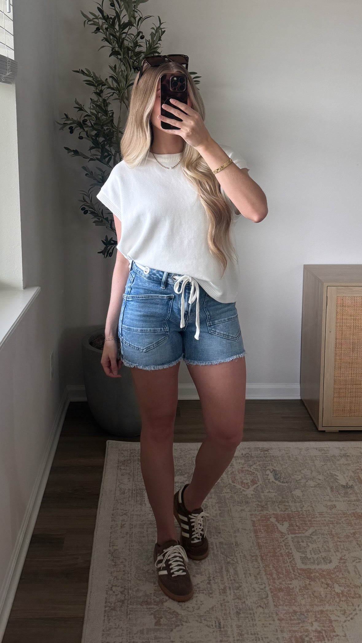 Patch Pocket Shorts / Med Wash