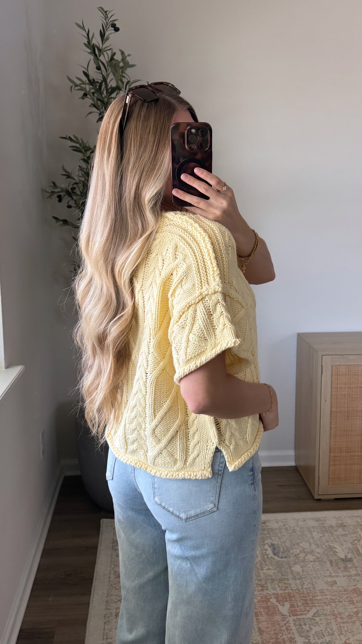 Short Sleeve Cable Knit Sweater / Yellow