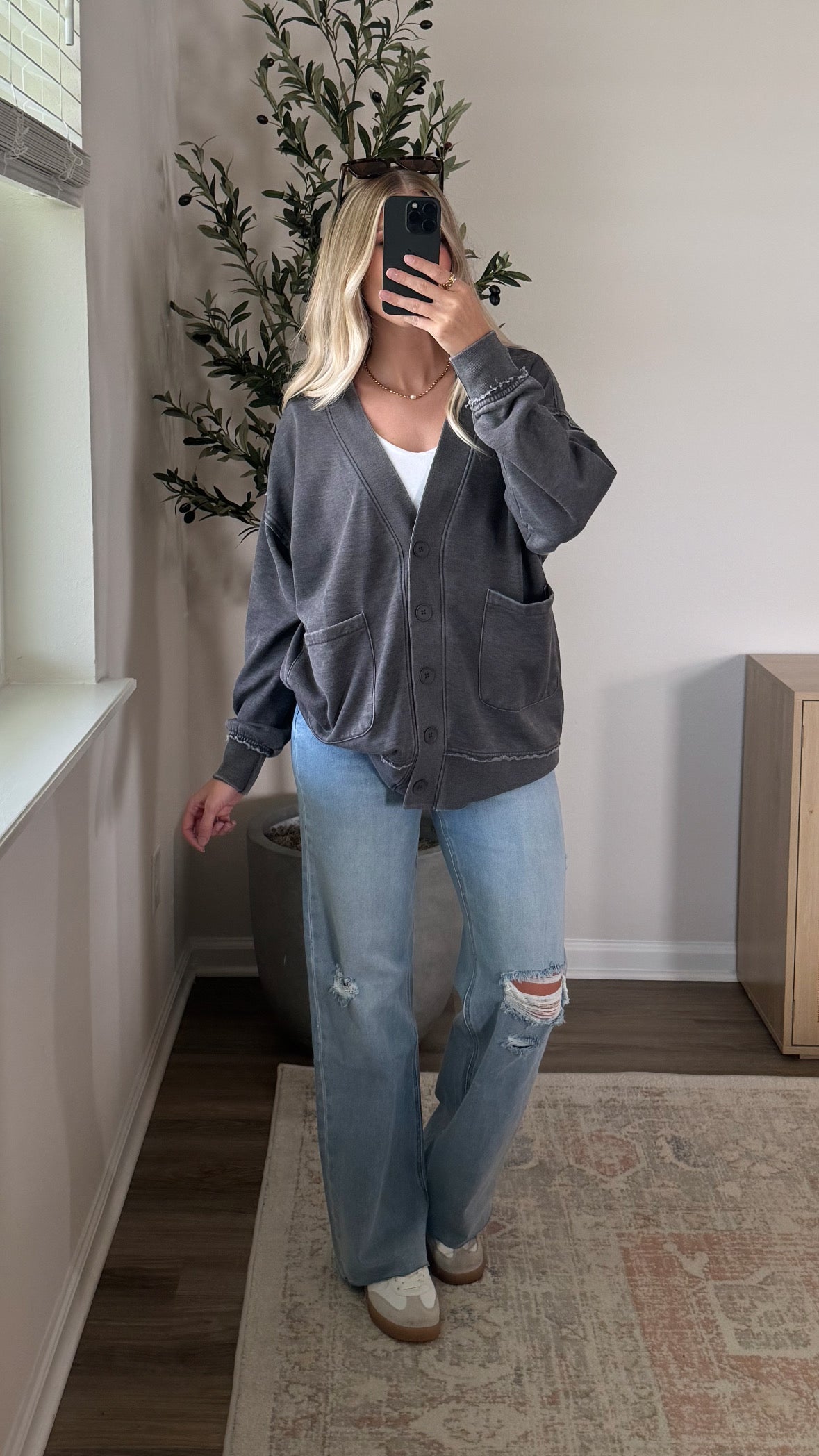 Button Down Cardigan / Grey