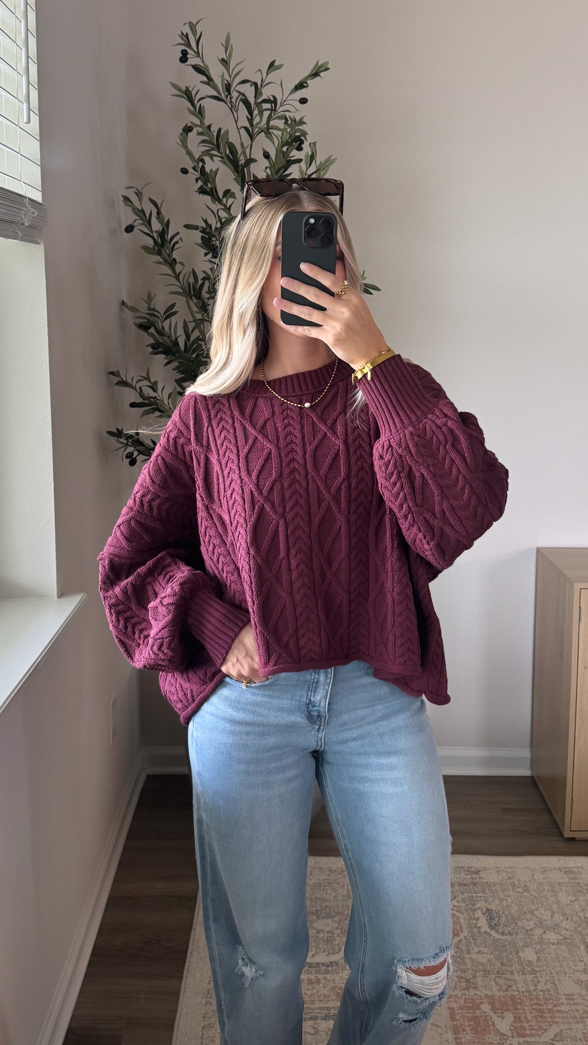 Cable Knit Sweater / Burgundy
