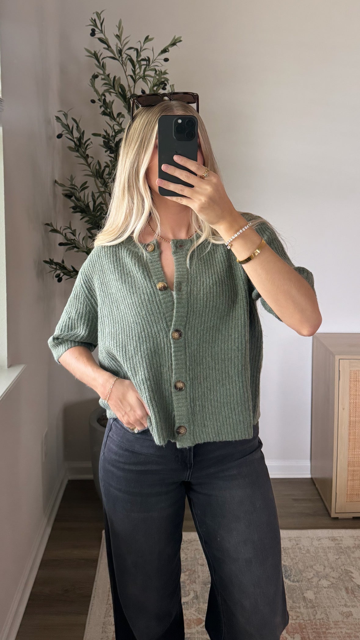 Short Sleeve Cardigan / Olive
