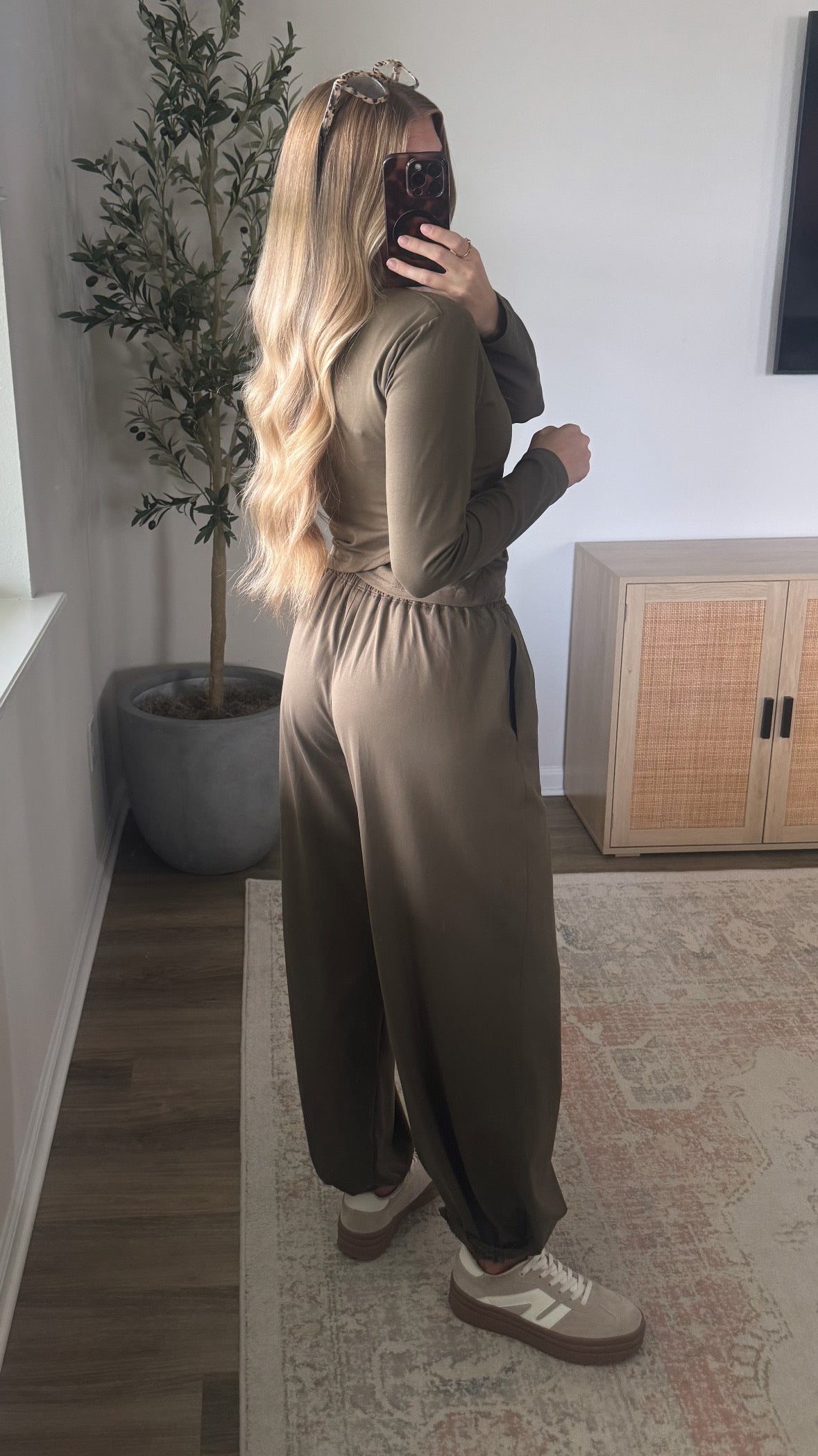Crossover Long Sleeve Jogger Set / Olive Green