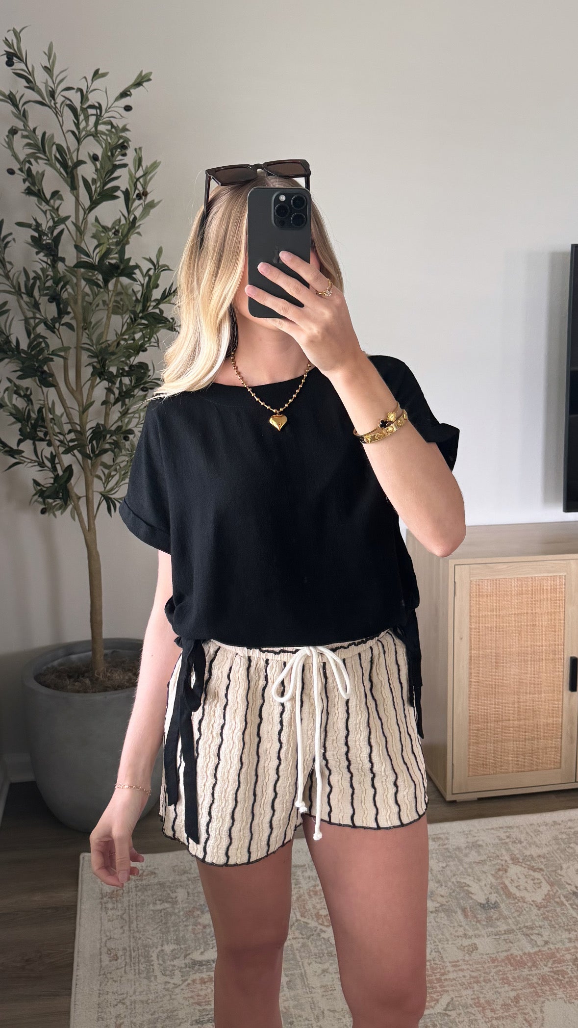 Melody Side Tie Top / Black
