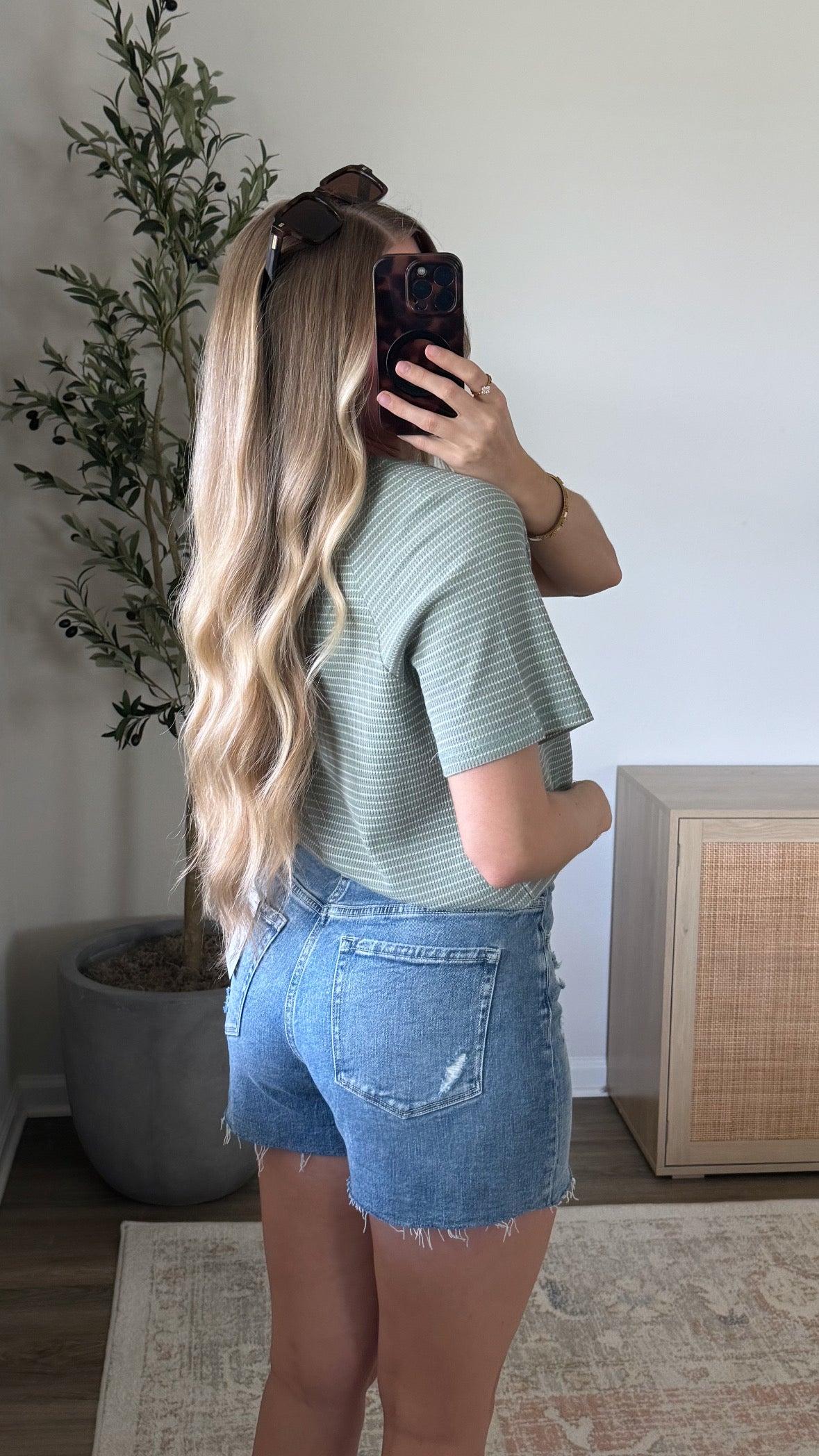 Kira Comfort Denim Shorts / Med Wash