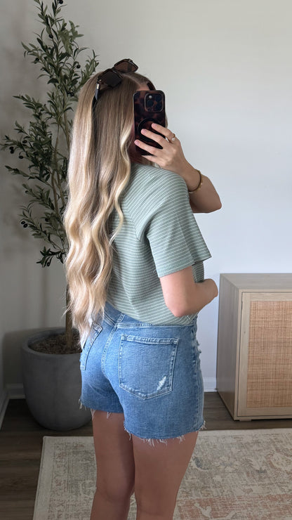 Kira Comfort Denim Shorts / Med Wash