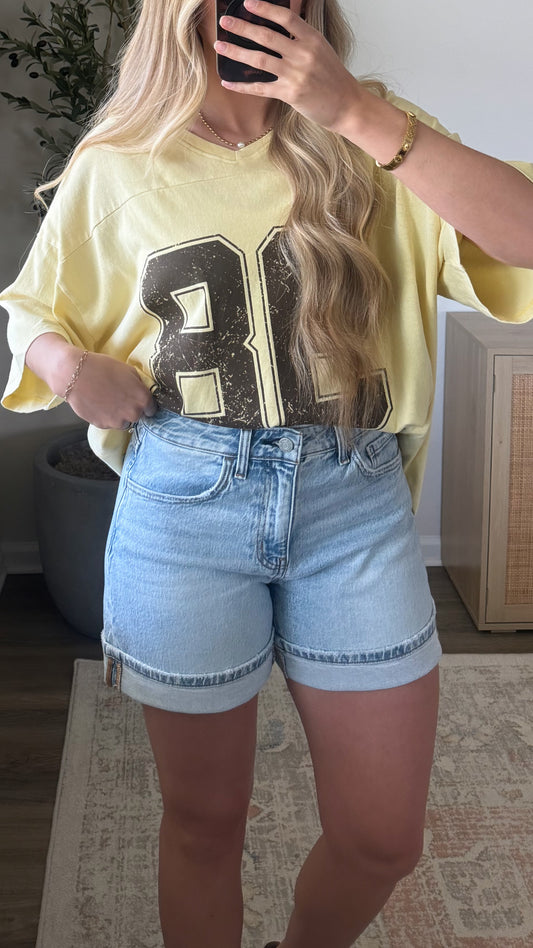 Casey Denim Shorts / Light Wash