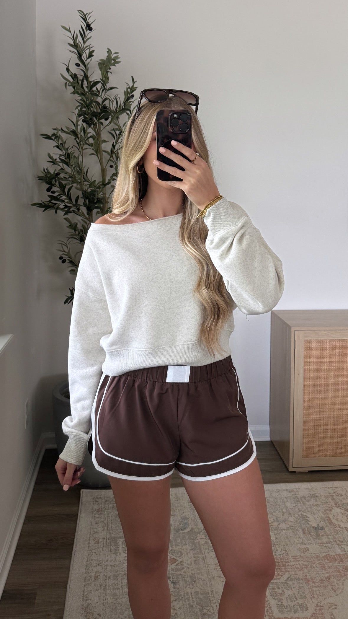 Off the Shoulder Pullover / Heather Beige