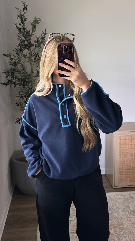 Contrast Fleece Pullover / Navy + Blue