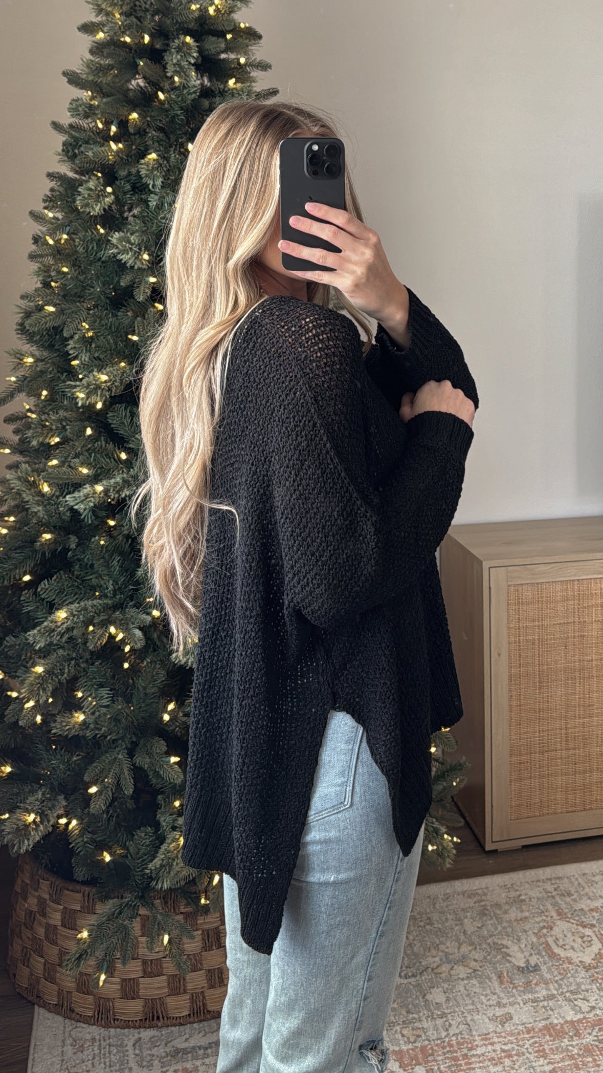 Jayla V-Neck Sweater / Black