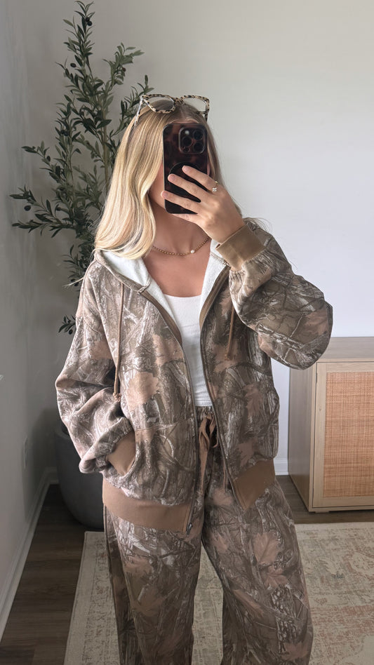 PREORDER (estimated to ship 8/28) -Cozy Camo Zip Up / Brown