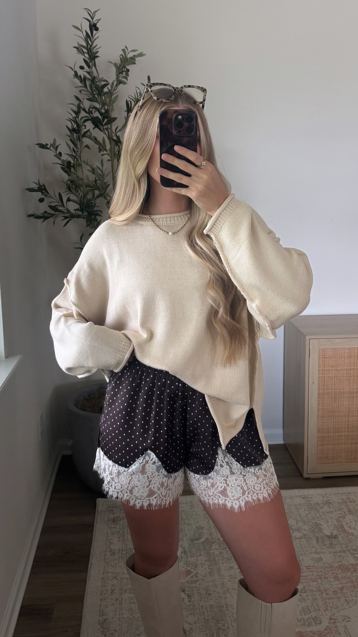 Polka Dot Lace Shorts / Dark Brown