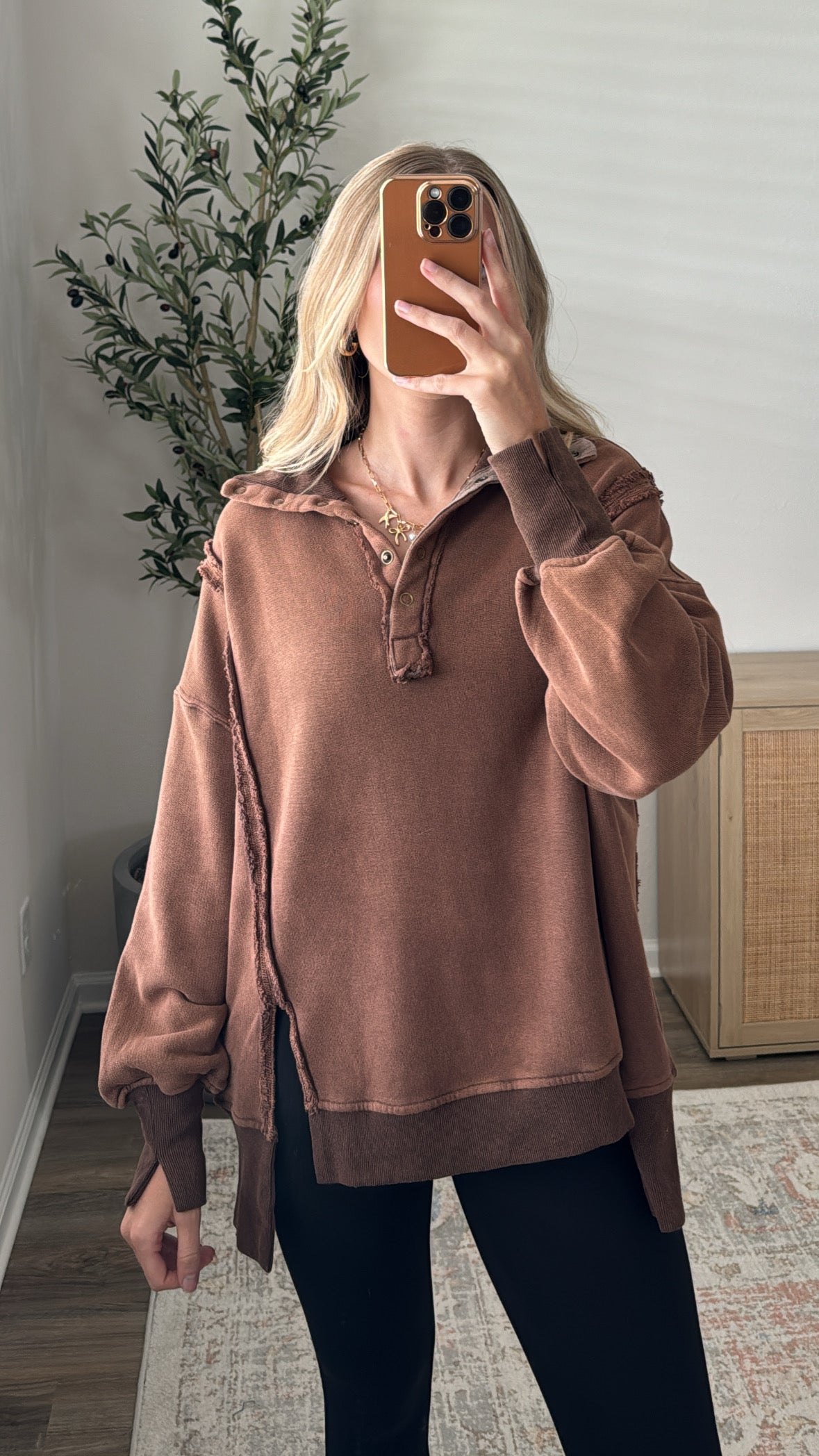 Henley Pullover / Washed Brown